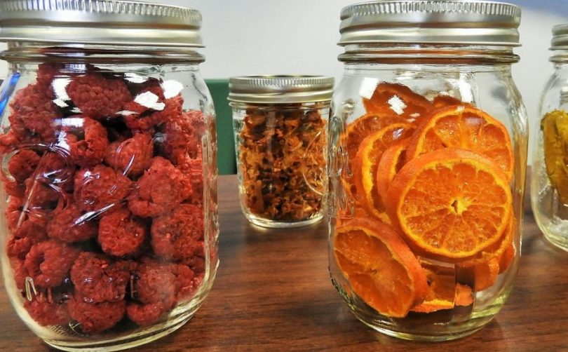 store dried fruits