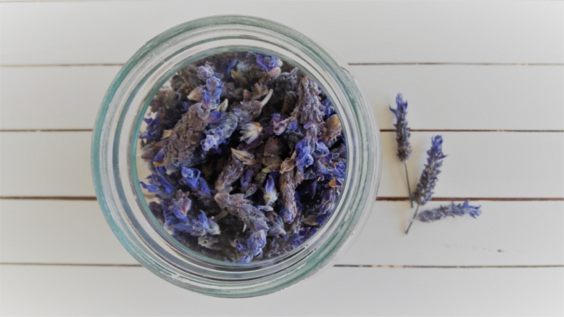 how to store dried lavender