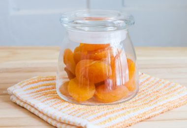 how to store dried apricots
